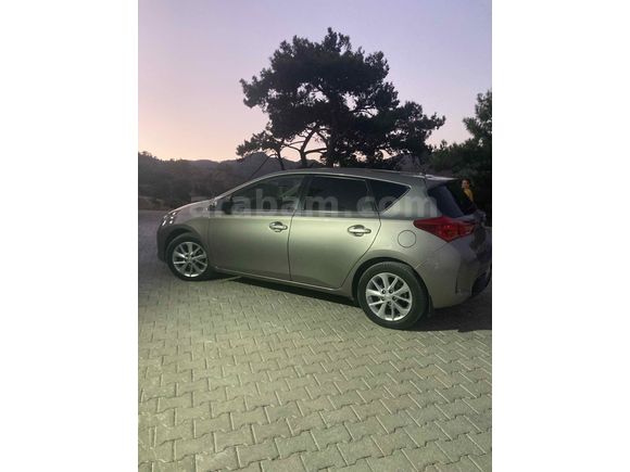 Sahibinden Toyota Auris 1.6 Advance Skypack 2013 Model 