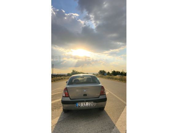 Temiz,diri,klimalı 2005 Clio 1.5 DCI 241.500km
