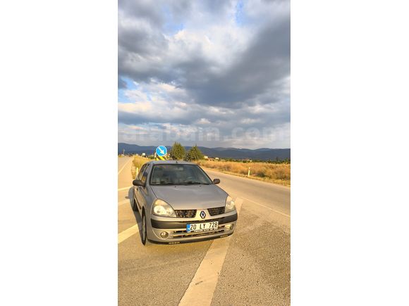 Temiz,diri,klimalı 2005 Clio 1.5 DCI 241.500km