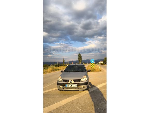 Temiz,diri,klimalı 2005 Clio 1.5 DCI 241.500km