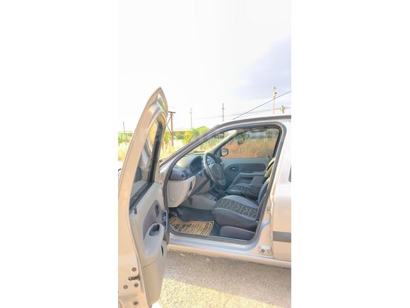 Temiz,diri,klimalı 2005 Clio 1.5 DCI 241.500km