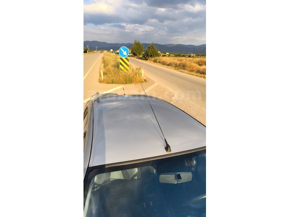 Temiz,diri,klimalı 2005 Clio 1.5 DCI 241.500km