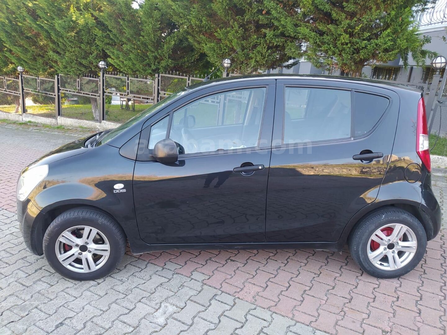 Sahibinden Suzuki Splash 1.3 DDiS 2010 Model İstanbul 212.000 km Siyah 7