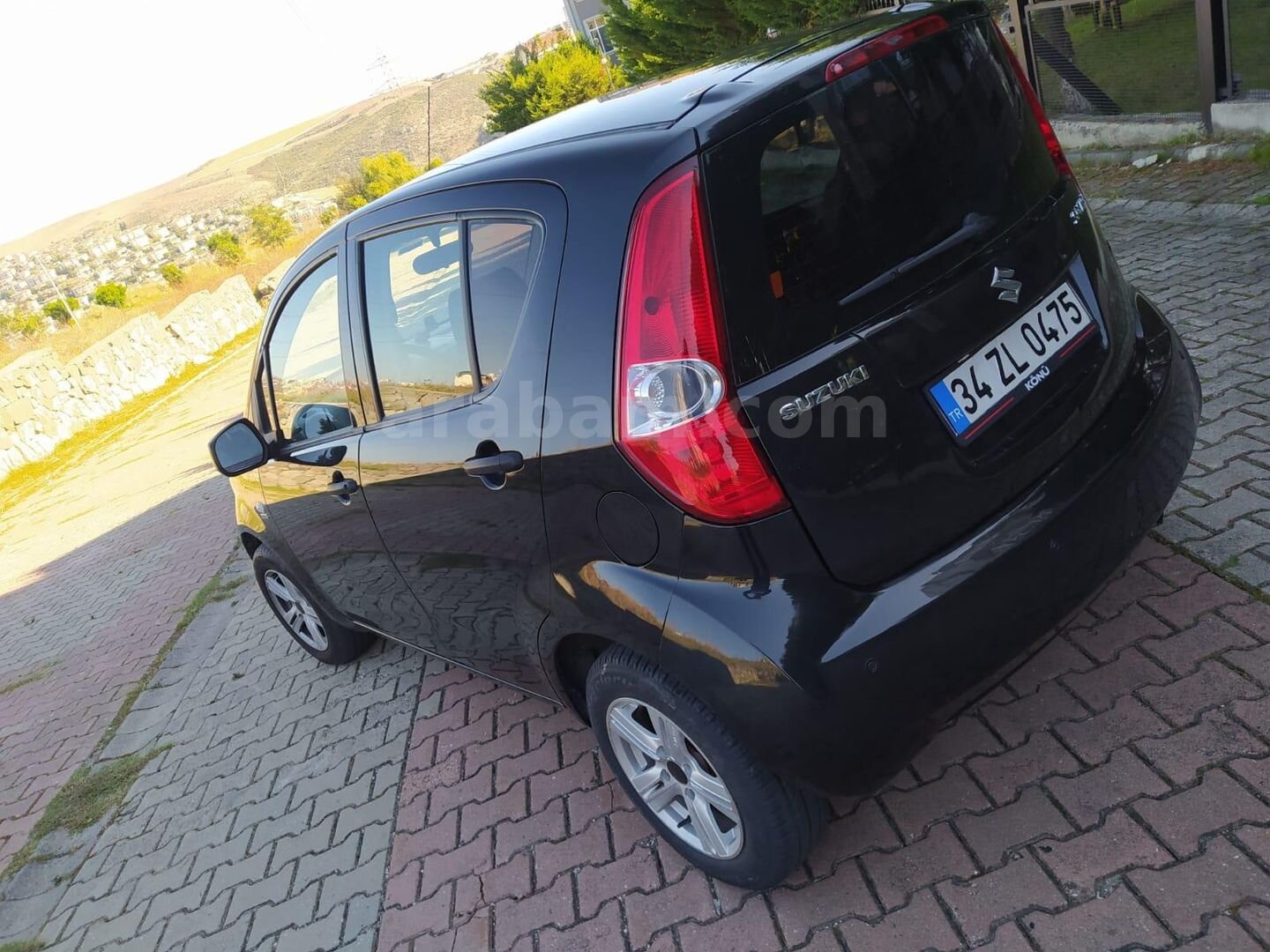 Sahibinden Suzuki Splash 1.3 DDiS 2010 Model İstanbul 212.000 km Siyah 3