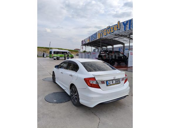Sahibinden Honda Civic 1.6i VTEC Eco Elegance 2013 Model