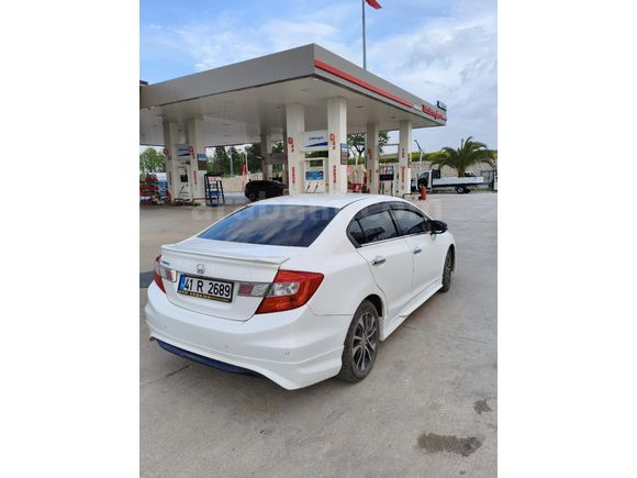 Sahibinden Honda Civic 1.6i VTEC Eco Elegance 2013 Model