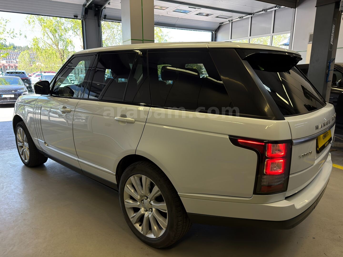 Galeriden Land Rover Range 3.0 TDV6 Vogue 2015 Model İstanbul 237.000 km Beyaz 4