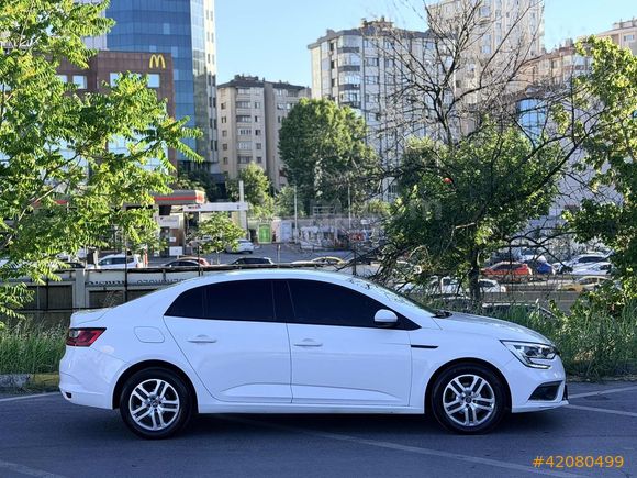 ERS AUTO'DAN RENAULT MEGANE 1.5 BLUEDCİ EDC TESLA EKRAN