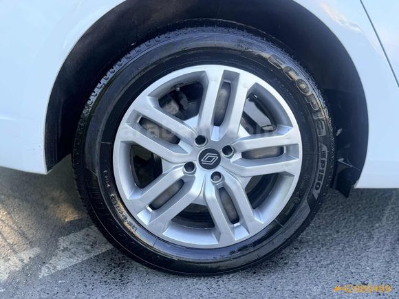 ERS AUTO'DAN RENAULT MEGANE 1.5 BLUEDCİ EDC TESLA EKRAN