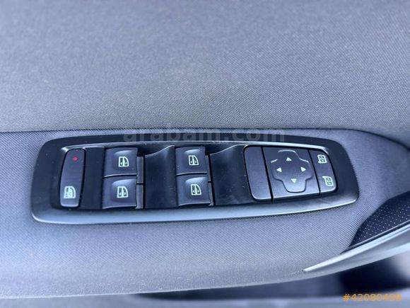 ERS AUTO'DAN RENAULT MEGANE 1.5 BLUEDCİ EDC TESLA EKRAN