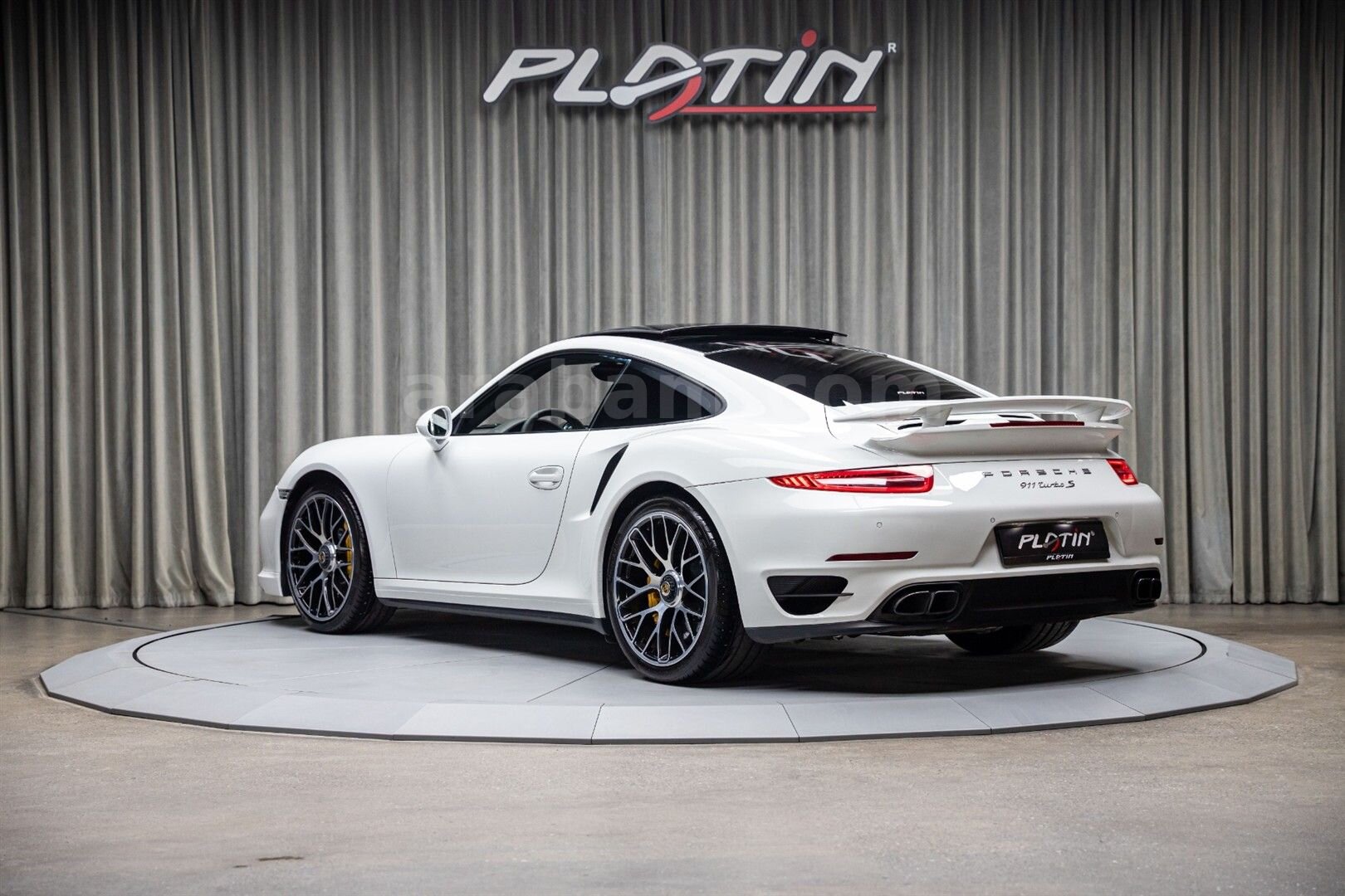 Galeriden Porsche 911 Turbo S 2013 Model İstanbul 46.000 km Beyaz 4