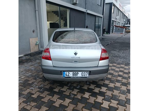 MEMURDAN TEMİZ MAKYAJLI KASA MEGANE 2