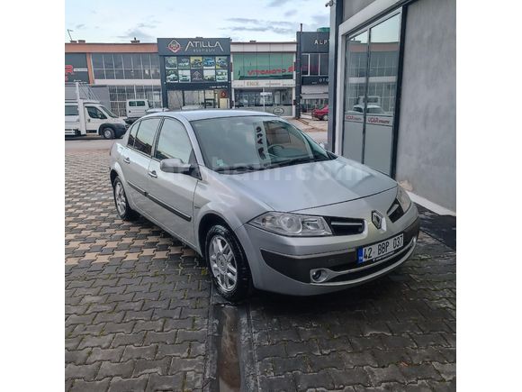 MEMURDAN TEMİZ MAKYAJLI KASA MEGANE 2