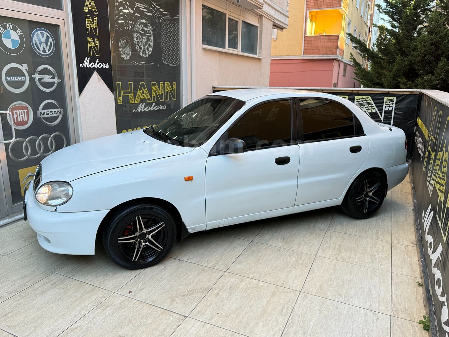 Galeriden Daewoo Lanos 1.6 SX 1998 Model İstanbul 302.000 km Beyaz 3