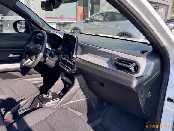 ŞAHİN MOTORS,RENAULT DUSTER 1.6 E-tech HATASIZ SIFIR AYARINDA
