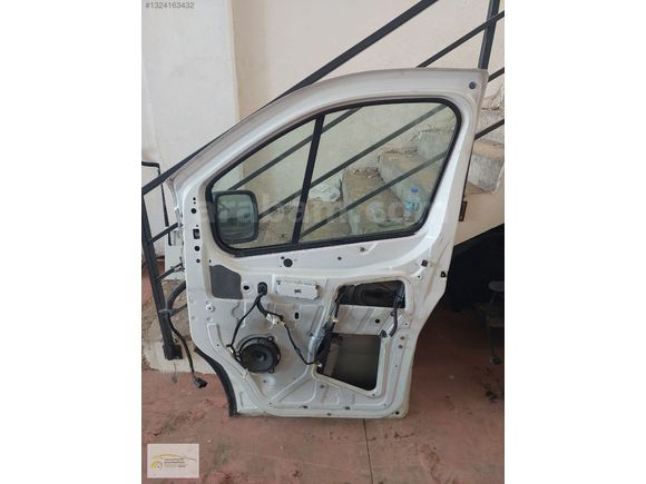 Renault Trafic 3/4 Sağ Ön Kapı Hatasız Dolu