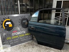 Toyota Carina Sağ Arka Kapı