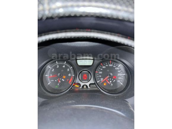 Sahibinden Renault Megane 1.4 Authentique 2006 Model 207.000 km Gri