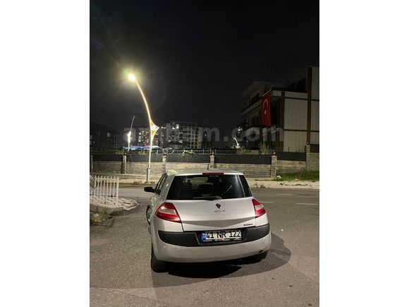 Sahibinden Renault Megane 1.4 Authentique 2006 Model 207.000 km Gri