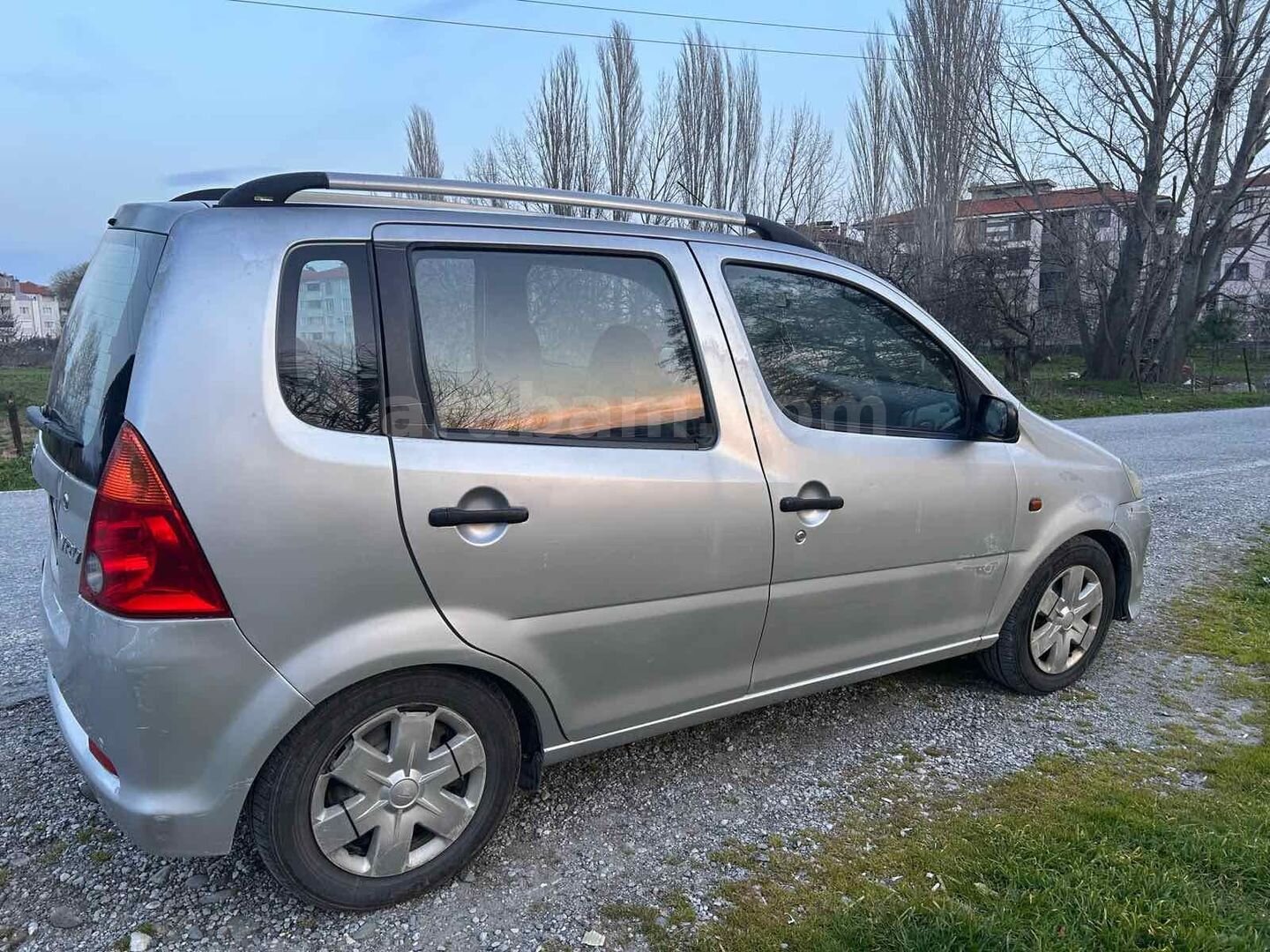 Sahibinden Daihatsu YRV 1.3 Plus 2006 Model Balıkesir 300.000 km Gri (Gümüş) 5