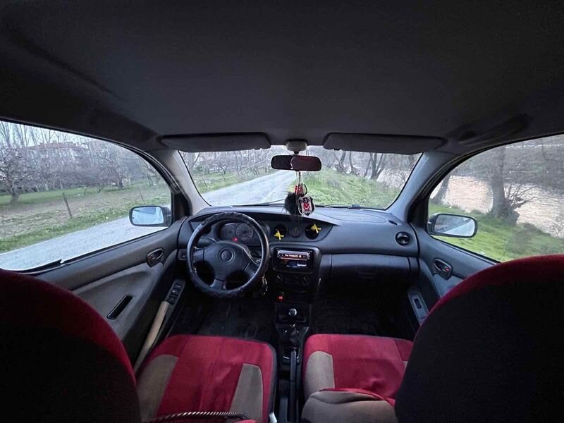 Sahibinden Daihatsu YRV 1.3 Plus 2006 Model Balıkesir 300.000 km Gri (Gümüş)