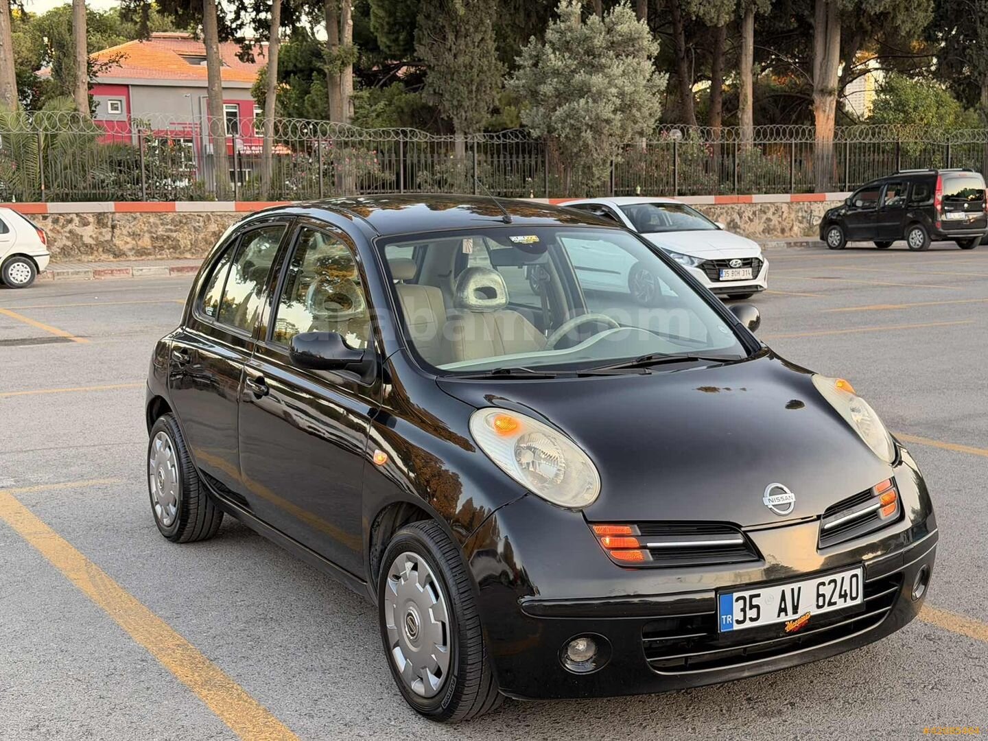 Galeriden Nissan Micra 1.2 Tekna 2004 Model İzmir 235.000 km Siyah 3
