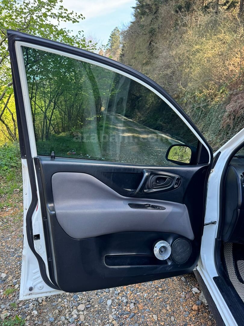 Sahibinden Mitsubishi Space Star 1.6 2005 Model Ordu 263.000 km Bej 7