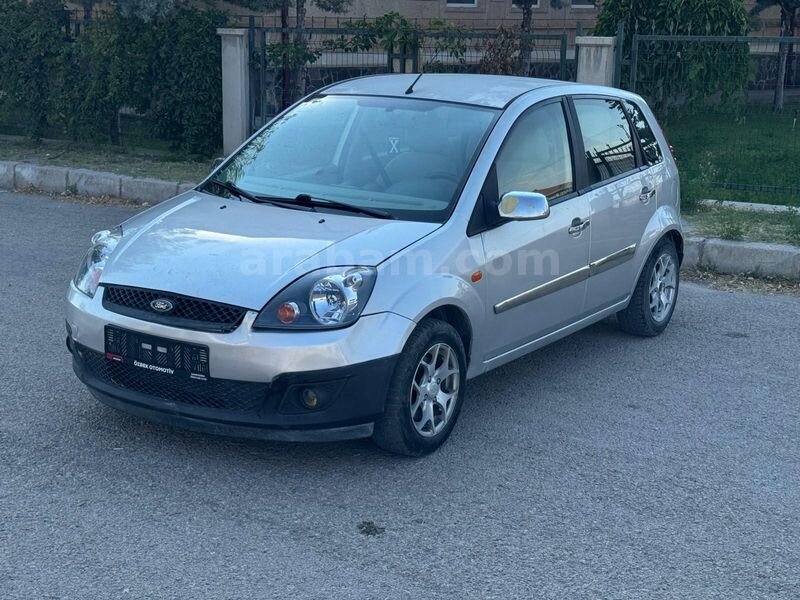 Galeriden Ford Fiesta 1.4 TDCi Comfort 2006 Model Aksaray 300.000 km Gri (Gümüş)