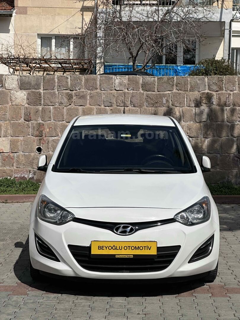 Galeriden Hyundai i20 1.2 D-CVVT Sense 2012 Model Nevşehir 190.000 km Beyaz 4