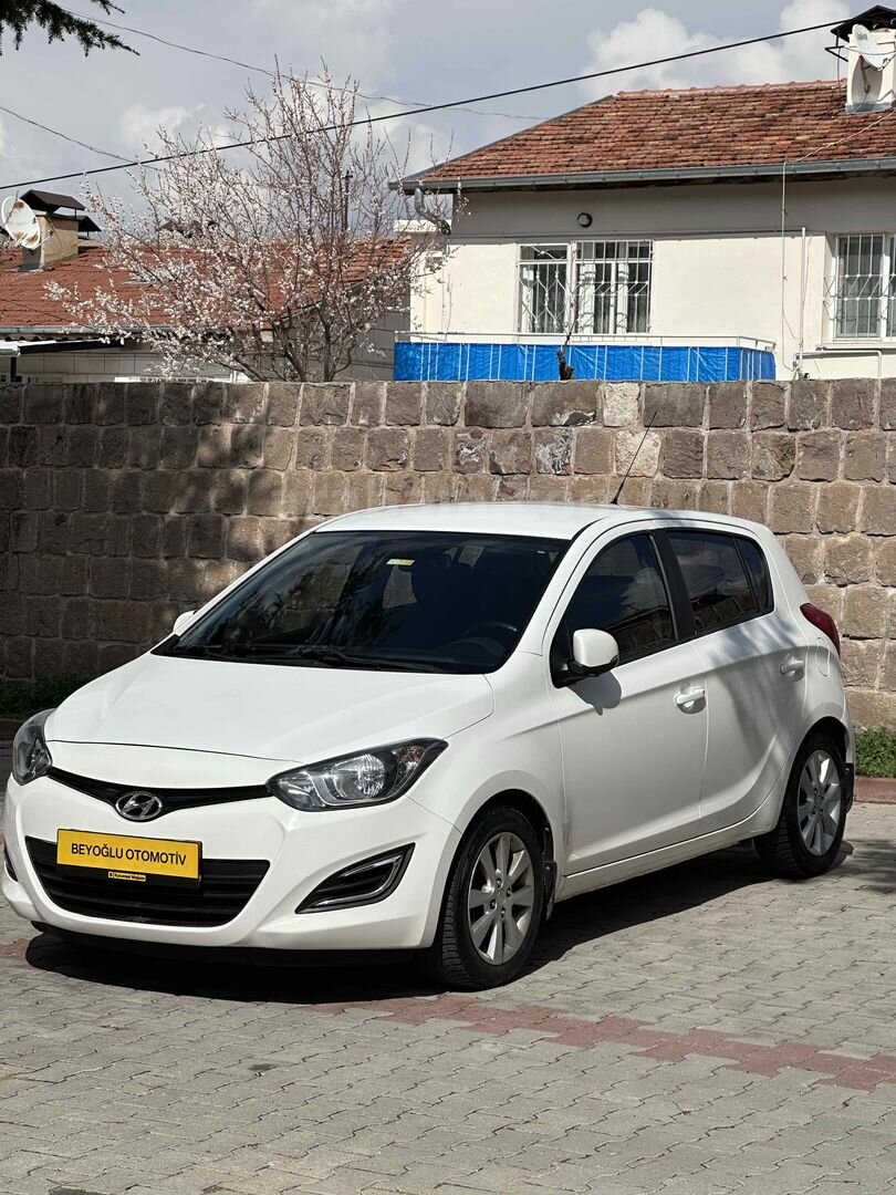 Galeriden Hyundai i20 1.2 D-CVVT Sense 2012 Model Nevşehir 190.000 km Beyaz 5