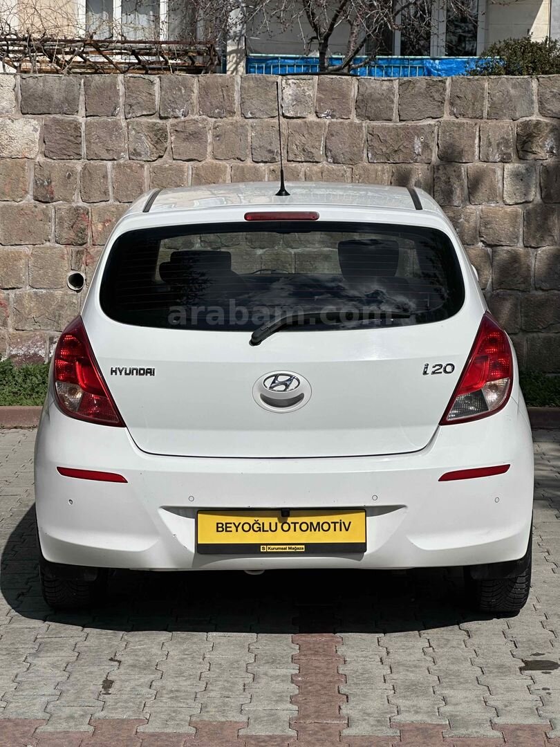 Galeriden Hyundai i20 1.2 D-CVVT Sense 2012 Model Nevşehir 190.000 km Beyaz 7