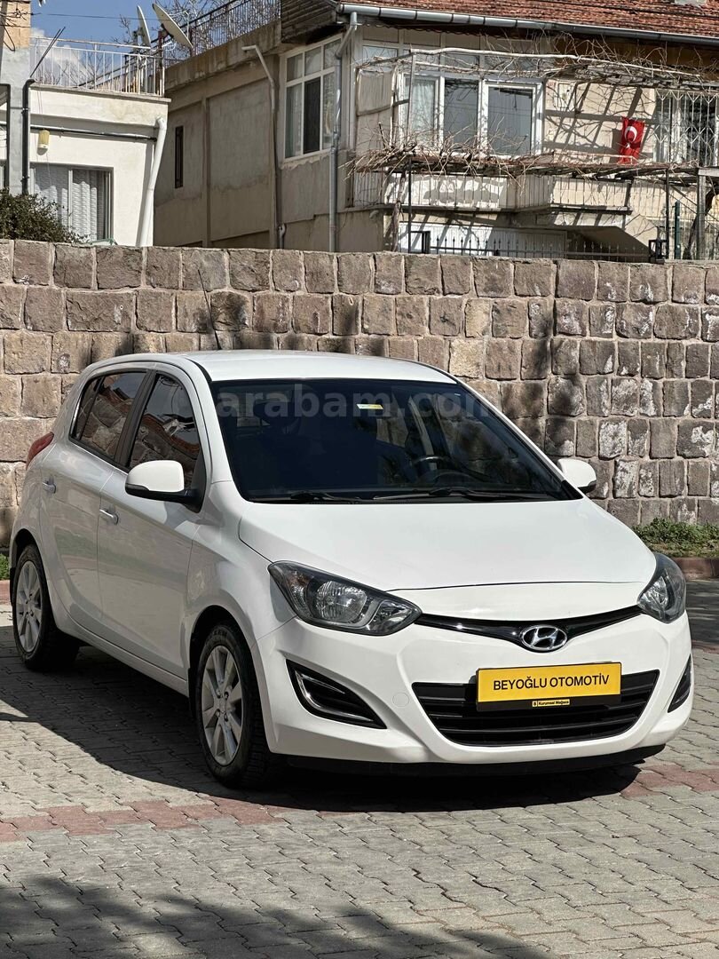 Galeriden Hyundai i20 1.2 D-CVVT Sense 2012 Model Nevşehir 190.000 km Beyaz 3