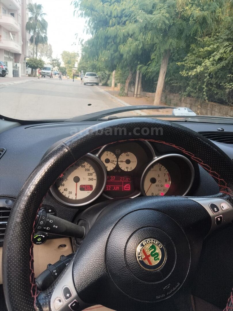 Sahibinden Alfa Romeo 147 1.6 TS Distinctive 2004 Model Mersin 254.000 km Siyah 4