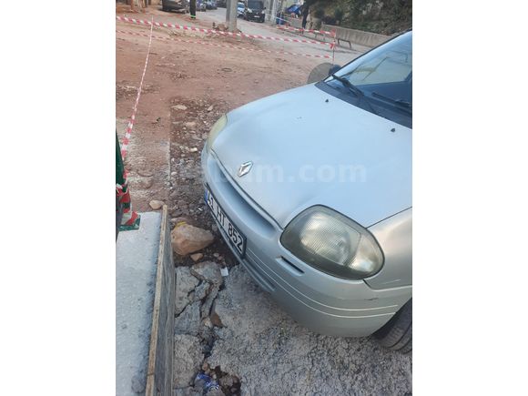 Sahibinden Renault Clio 1.4 RNA 2001 Model