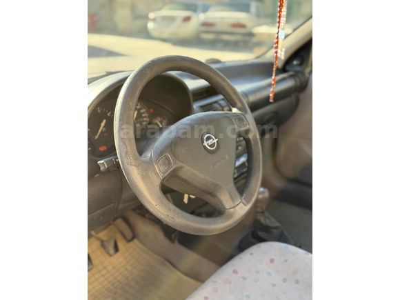 Galeriden Opel Corsa 1.2 Swing 2001 Model Nevşehir