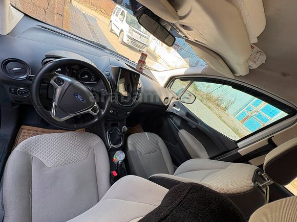 Sahibinden Ford Tourneo Courier 1.6 TDCi Titanium Plus 2016 Model 