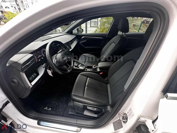 Audi Yetkili Bayiden A3 Sportback Advanced 6965 kmde Boyasız