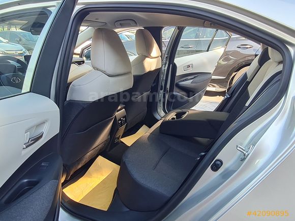 2025 TOYOTA COROLLA 1.5 DREAM MULTIDRIVE-S SADECE 17 BİNDE