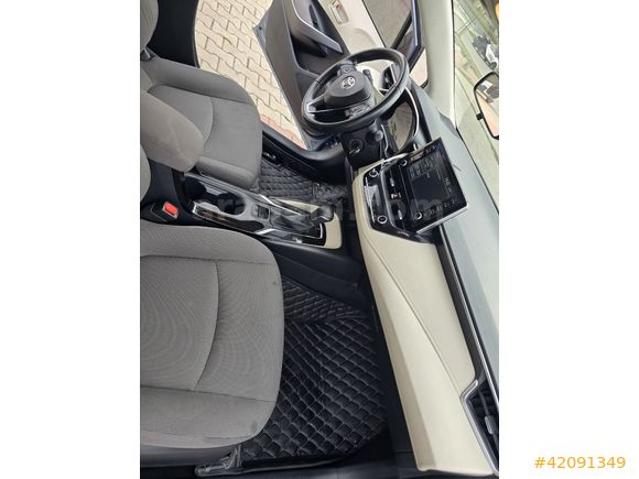 FULL YETKİLİ SERVİS BAKIMLI 98 BİN KM DE ÇOK TEMİZ.
