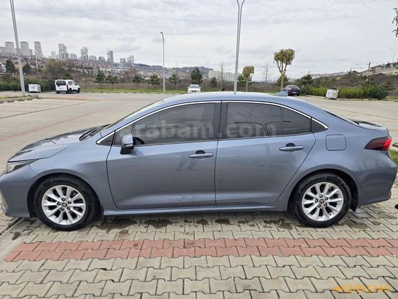 FULL YETKİLİ SERVİS BAKIMLI 98 BİN KM DE ÇOK TEMİZ.