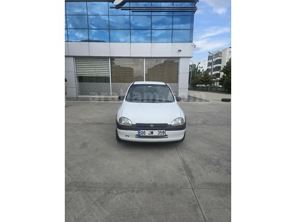 Memurdan Opel Corsa 1.4 GLS 2000 Model