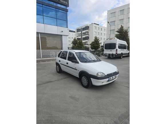 Memurdan Opel Corsa 1.4 GLS 2000 Model