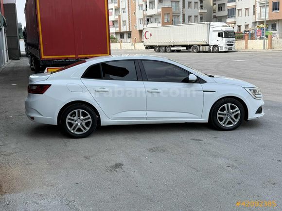 GÜLAL AUTO'DAN HATASIZ BOYASIZ MEGANE 4