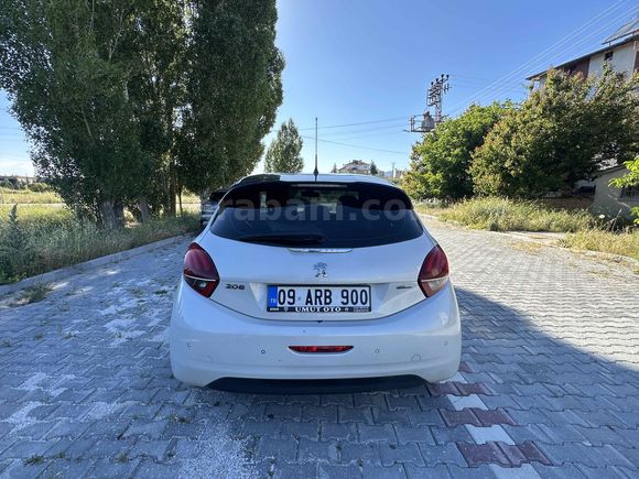 Otomatik Peugeot 208  2017 Model 
