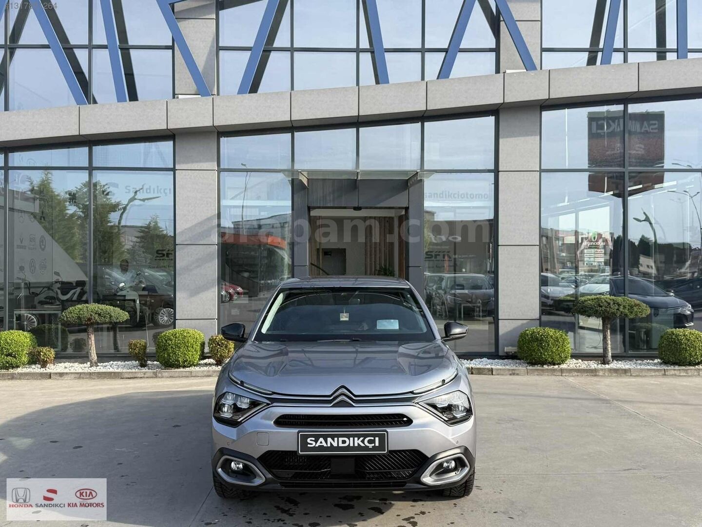 Galeriden Citroen C4 X 1.2 PureTech Shine 2024 Model Sakarya 81.650 km Gri 3