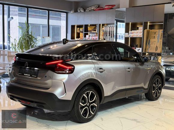 2023 MODEL 23.000 KM e-C4 SHİNE BOLD