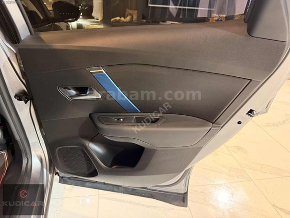 2023 MODEL 23.000 KM e-C4 SHİNE BOLD