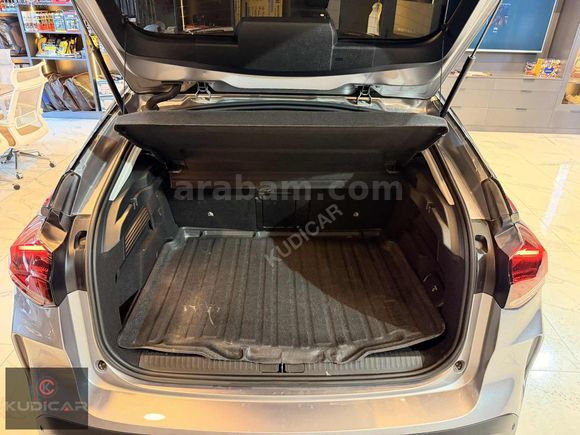 2023 MODEL 23.000 KM e-C4 SHİNE BOLD