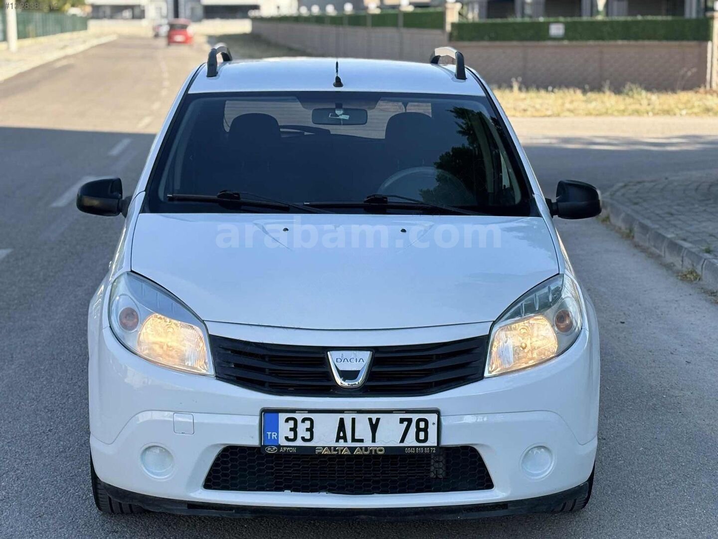 Galeriden Dacia Sandero 1.4 Ambiance 2009 Model Afyonkarahisar 164.000 km Beyaz 2