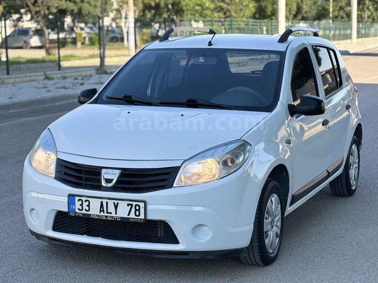 Galeriden Dacia Sandero 1.4 Ambiance 2009 Model Afyonkarahisar 164.000 km Beyaz 3